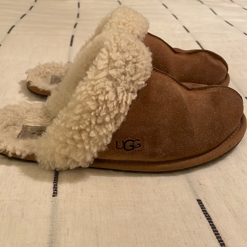 Uggs slippers